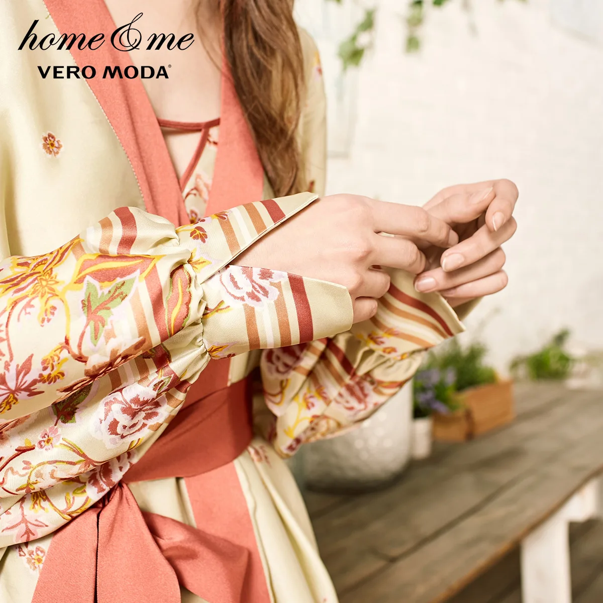 Ceny Damskie kwiatowe wykończenia Vero Moda w różnych kolorach rękawy balonowe nocna szata | 3191R1501