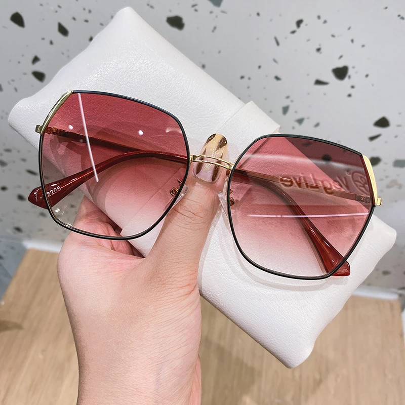 

High Quality With Box Irregular Square Sunglasses Women Trend Designer Driving Outdoor Metal Sun Glasses for Summer Eyewear