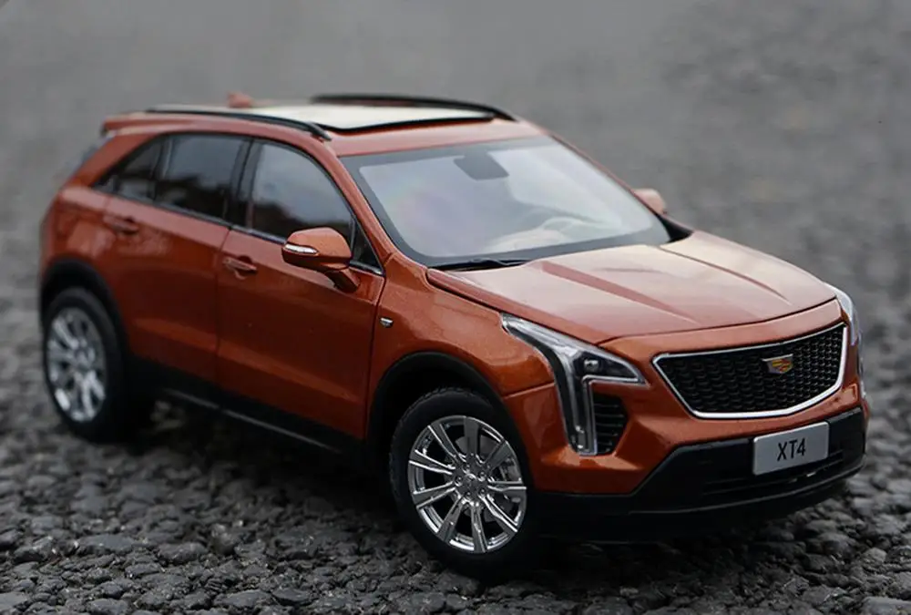 

1/18 Scale CADILLAC XT4 SUV Brown Diecast Car Model Collection Toy Gift