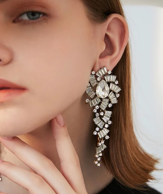 2023 trend Vintage flower Stud earrings petal design Unusual party earrings fashion jewelry for women