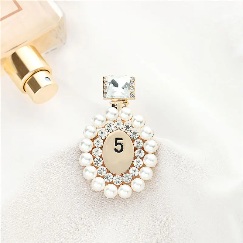 Fashion Retro Pearl Brooch High-end Women Versatile Simple Temperament  Chain rhinestone Collar Pin Accessories - AliExpress