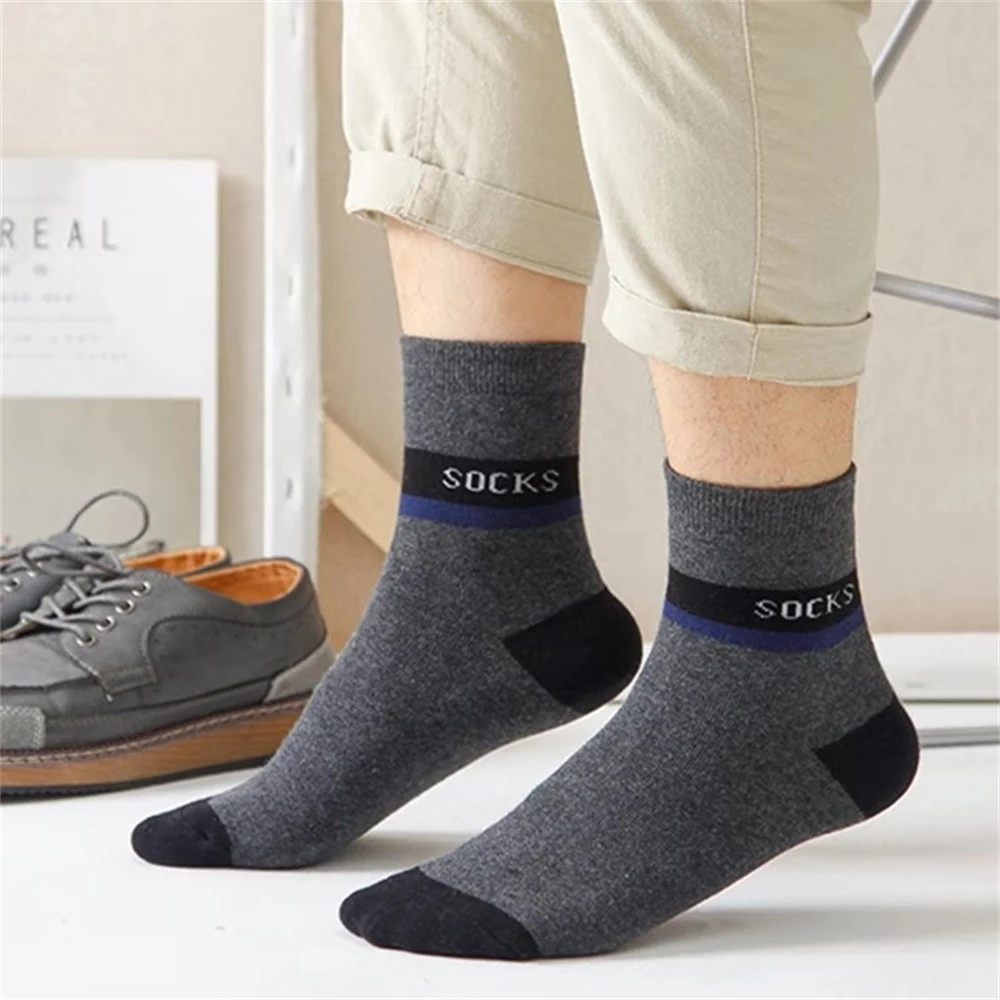 

New Men Socks Cotton Blend Sweat-Absorbent Warm Adult Male Socks Casual Solid Color Outdoor Sports Breathable Tube Cotton Socks