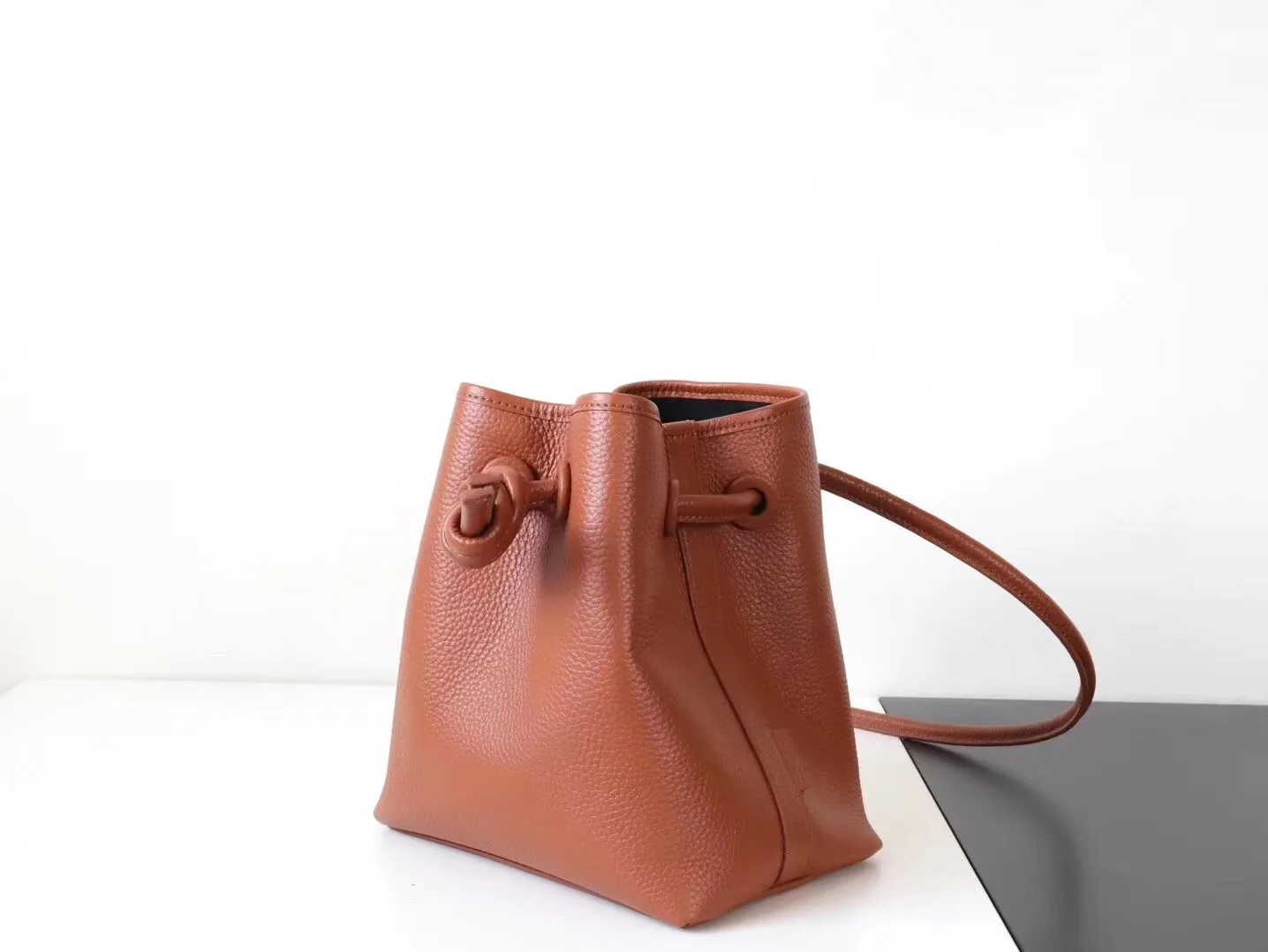 Повседневная женская сумка-мешок, брендовые стильные сумки через плечо, Сумки из натуральной кожи высокого качества, дизайнерские