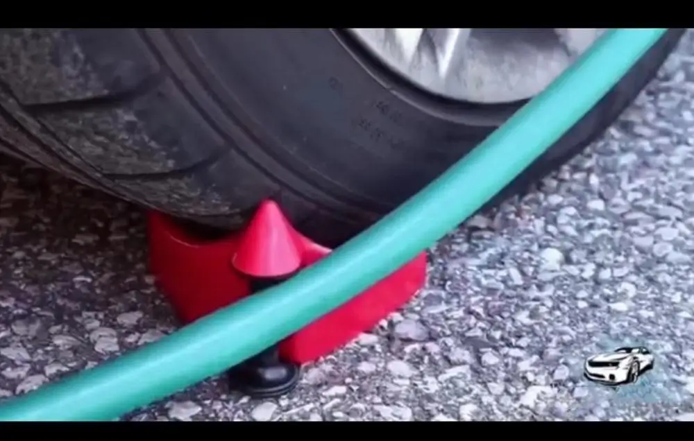 Car Wash Hose Slide Auto Detailing Tool Water Pipe Anti roller Block