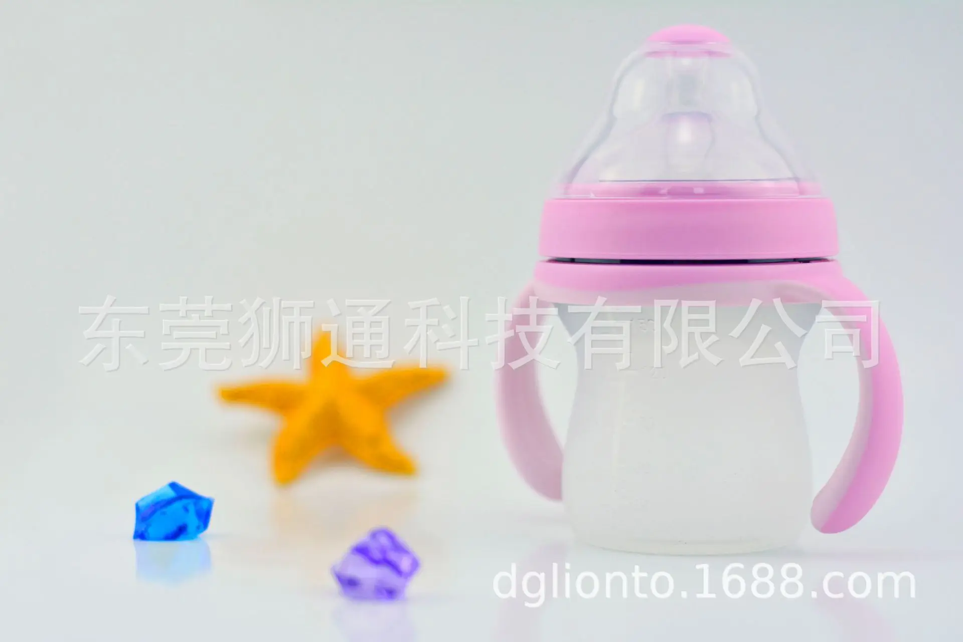 

Processing Liquid Silicone Nursing Bottle Pacifier Teether Supplementary Food Box Milk Container High Transparent Silicone Spoon