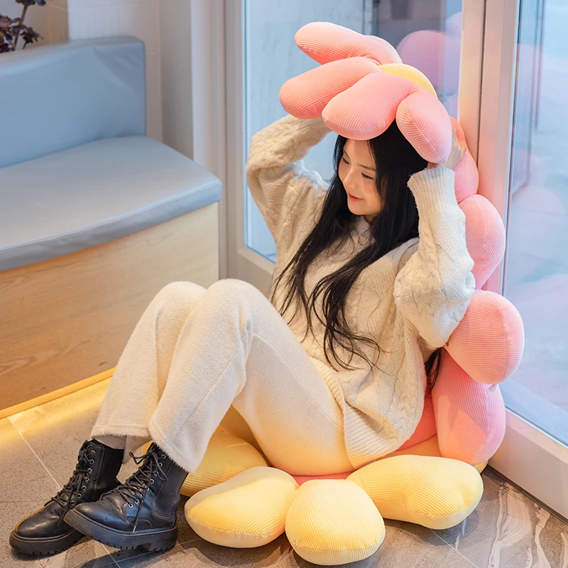 Рисунок 4 - Декоративная подушка в виде цветка