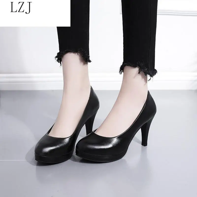 Обувь на платформе с квадратным каблуком женские туфли лодочки коллекция 2020 года