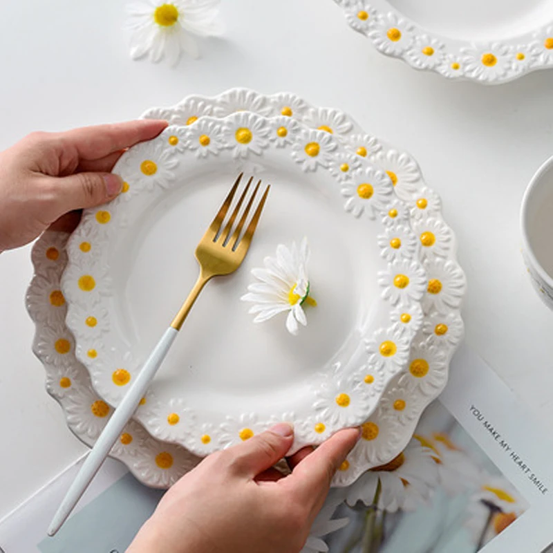 

Ceramic Daisy Plate Dinner Household Dishes Rice Soup Bowl Meal Plates Bakeware Kitchen Embossed Tableware Decorative Plate