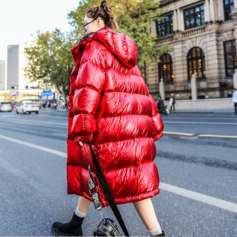 Зимнее красное модное женское пуховое хлопковое пальто куртка Новое теплое с капюшоном высококачественное плотное глянцевое женское хлопковое пальто NUW622