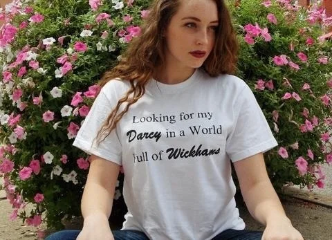 Ищу мою Дарси в мире полный Wickhams женщин Джейн Остен футболка прайд и предвзятый