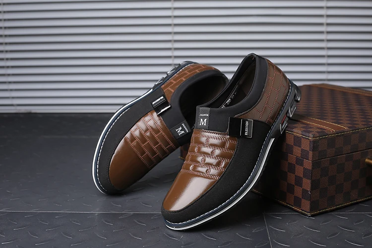 Men's Classy PU Leather Casual Loafers Display 2