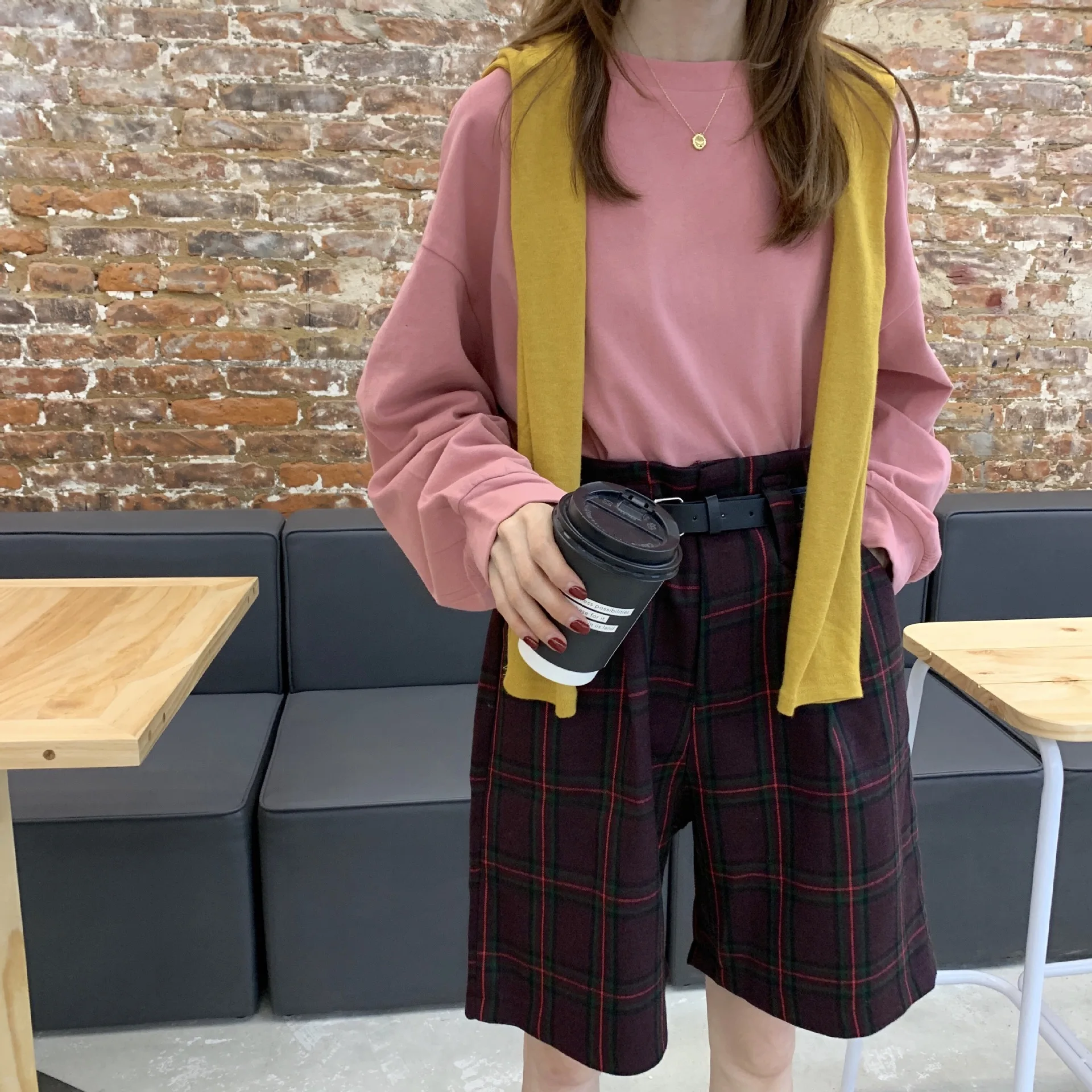 

Photo Shoot 2020 New Style Fashion Handsome GIRL'S Sense Pink Base T-shirt + High-waisted Plaid Pants Two Piece Set-