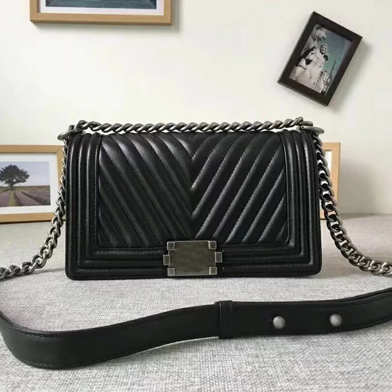 

Designer Bag Famous Brand Women Shoulder Bags With Logo Classic CC Chain Lock Crossbody Bag V Pattern Leather Women Handbags