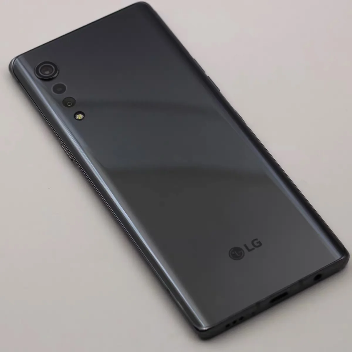 LG VELVET 5G（LM-G900N）グレー s-l400.jpg