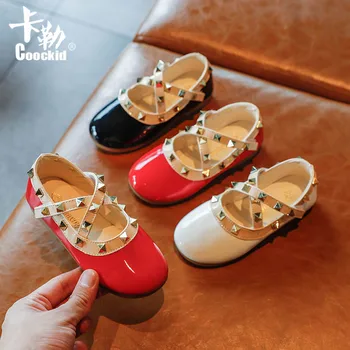 

Girls' Leather shoes fall 2020 rivets children's princess shoes little girl's soft sole single shoes dance shoes