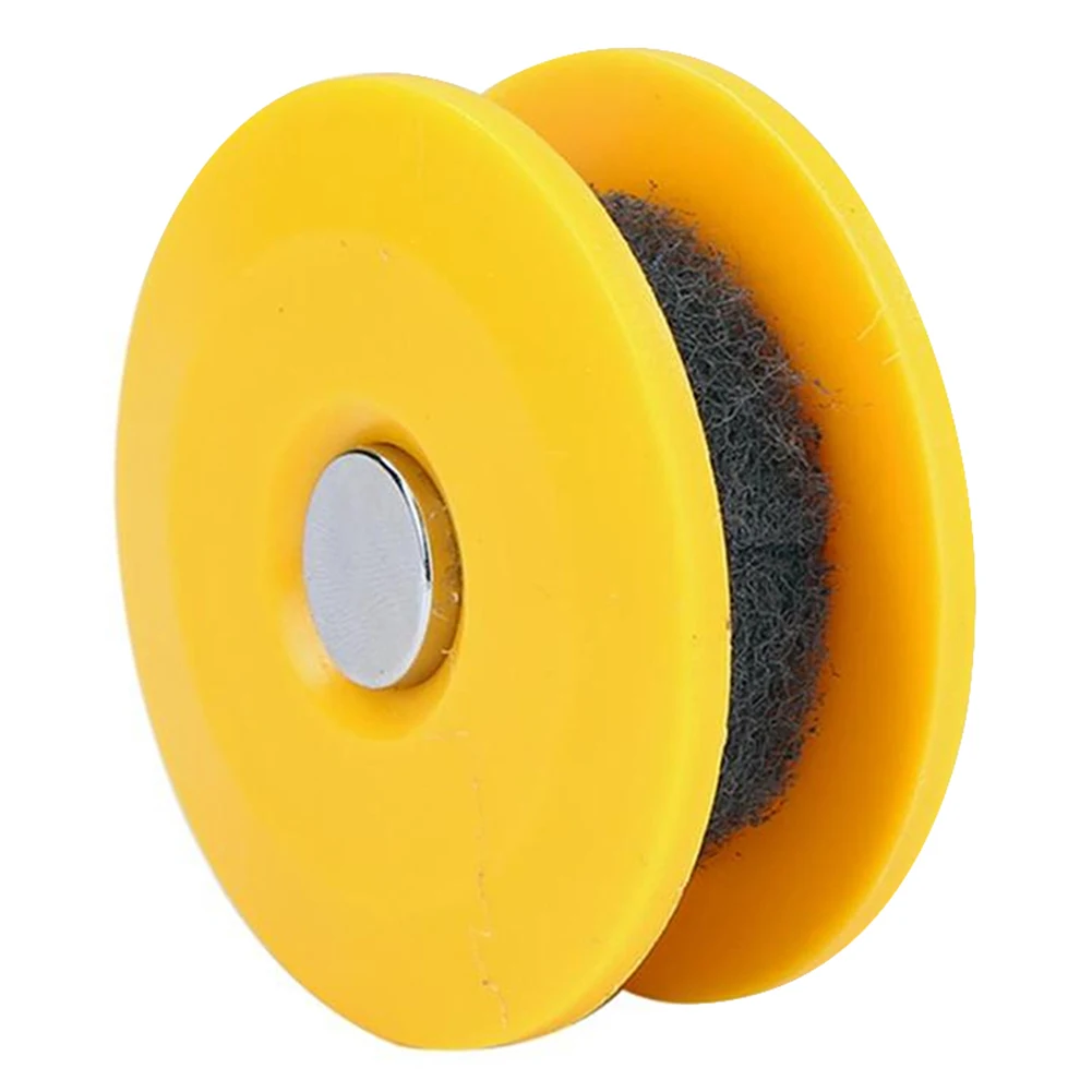 

High Quality Portable Eco-friendly Bike Chain Gear Roller Oiler Lubricator Bicycle Care Tool NCM99