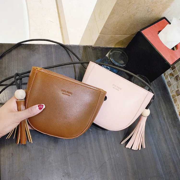 

2019 New Style Pu Shell Bag Wooden Bead Tassels Purse Shoulder Oblique Handbag