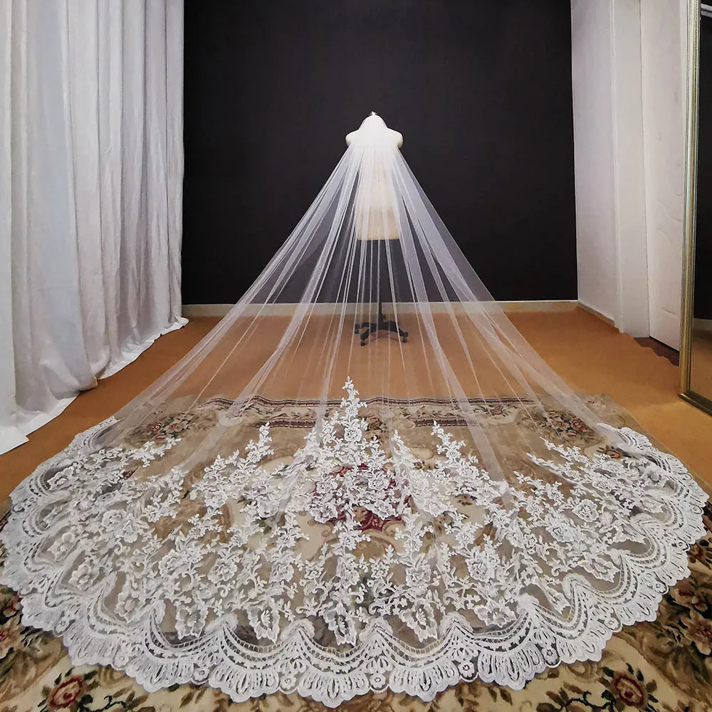 

Romantic Lace Long Wedding Veil 3 Meters Cathedral 1 Layer Bridal Veil with Comb Bridal Headpiece Wedding Accessories