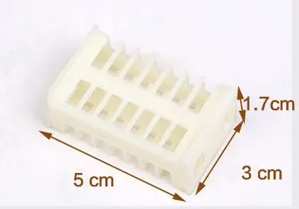 50pc/lot Multifunctional plastic bee king cage prisoner general beehive bee escape device beekeeping tool animal D030