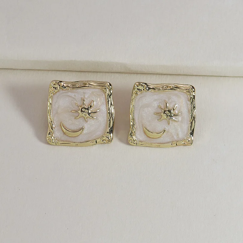 1Pair 2020 Summer New Moon the Stars Element Earrings for Women Girl Enamel Stud Earings Simple Ear E520 | Украшения и аксессуары