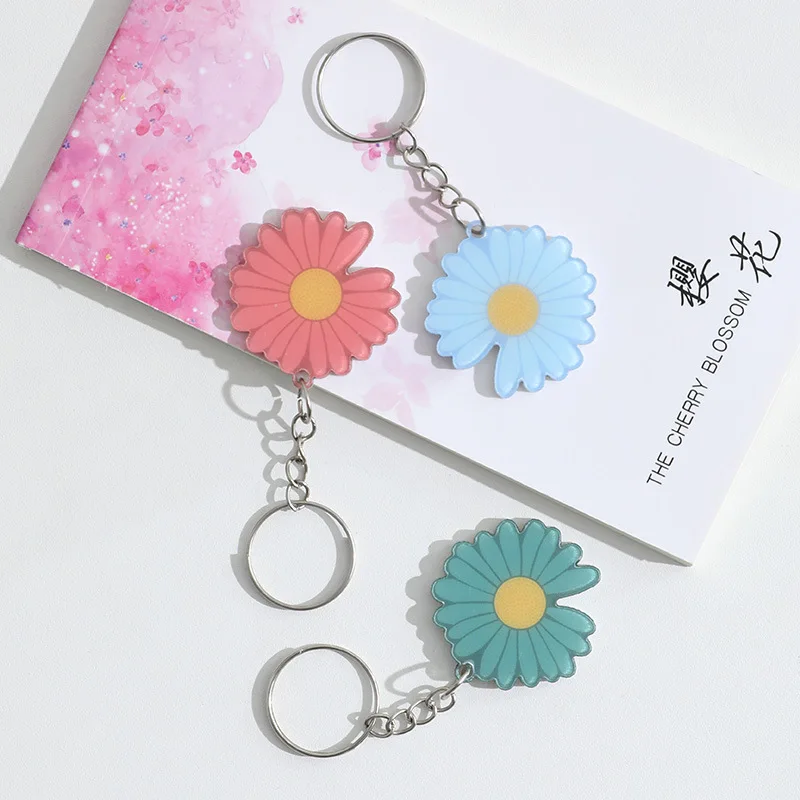 

Web Celebrity Hot Style Small Daisy Keychain Simple And Fresh Korean Bag Car Key Ring Acrylic Key Chains For Men Women Wholesale