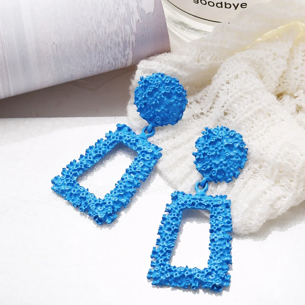 10830873325_793437558