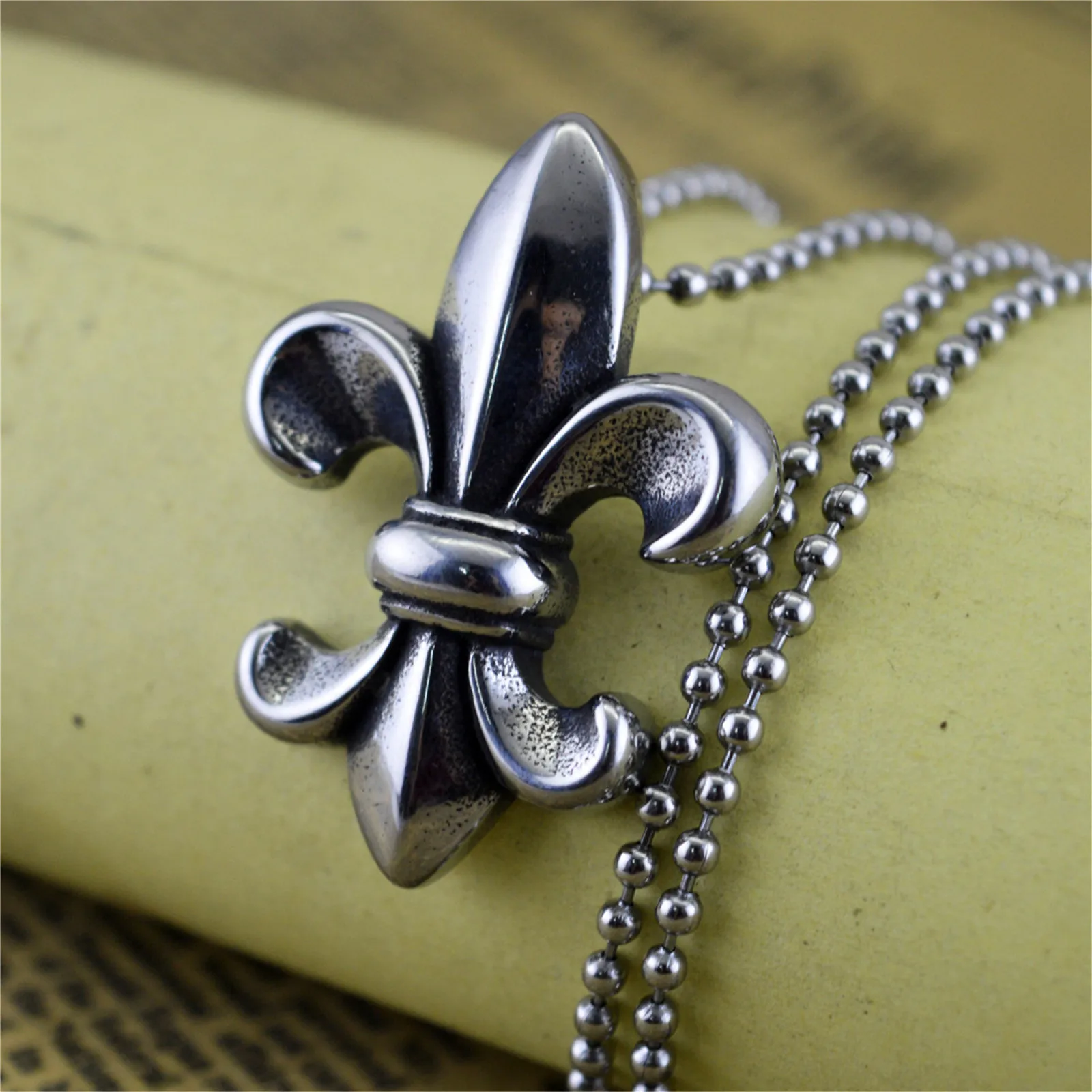 Fleur De Lis Pendant French Symbol Heraldic Heraldry Stainless Steel Iris Necklace for Men and Women Fleurdelise Fleurs Scout