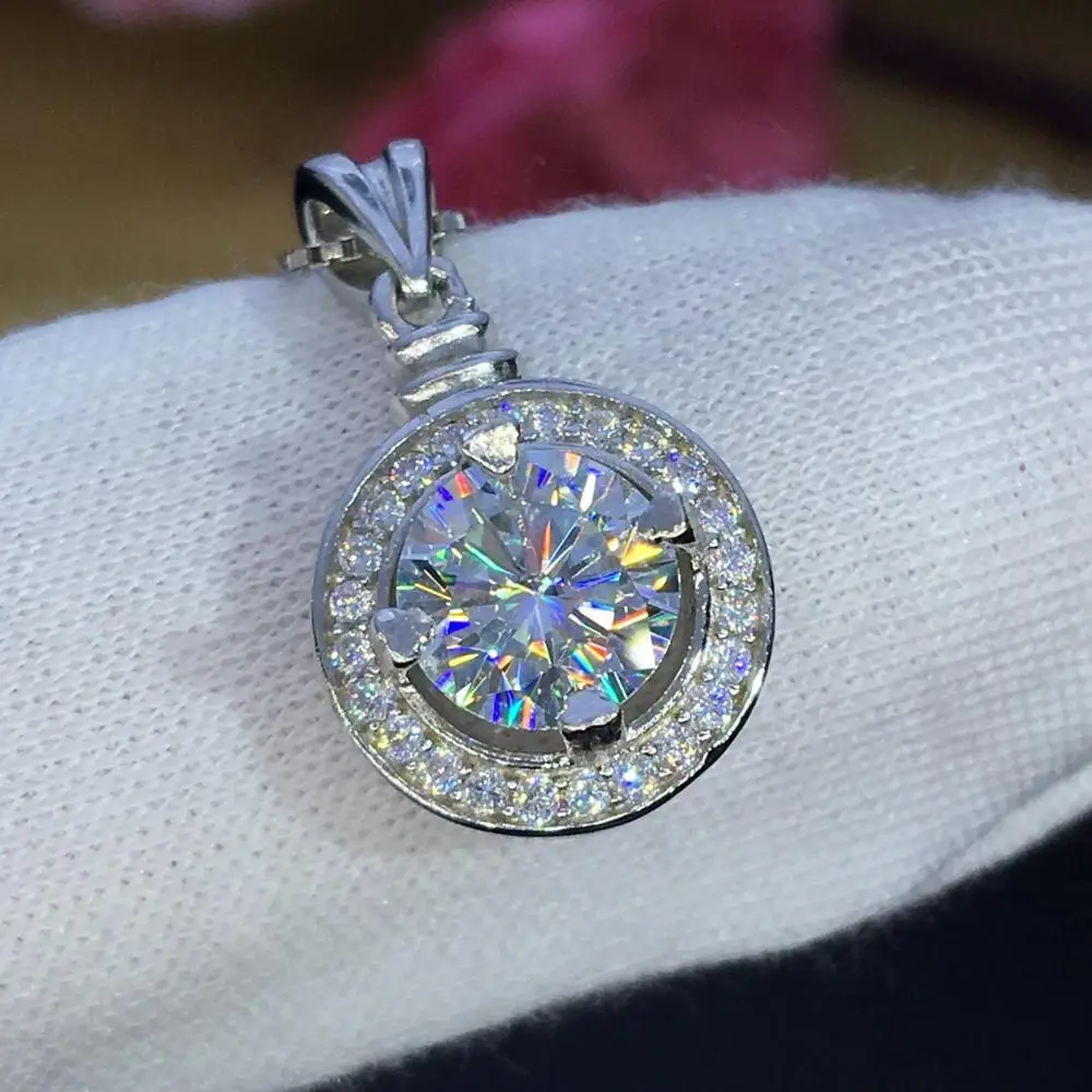 

Poetry Of Jew Store Round Silver Moissanite Pendants 1ct D VVS Luxury Moissanite Weding Pendants for Women