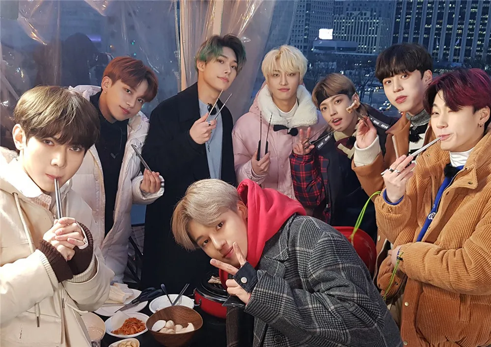 Ateez музыкальной группы Плакаты Wall Art Печать глянцевая бумаги Спальня украшения дома арт марки