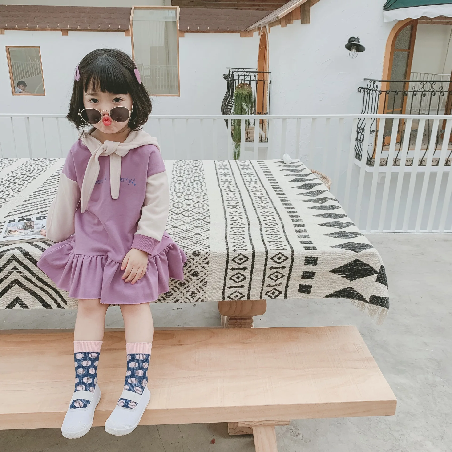 Новинка года, стильное осеннее хлопковое Повседневное платье принцессы с длинными рукавами и оборками и капюшоном для маленьких девочек детское платье с шапкой