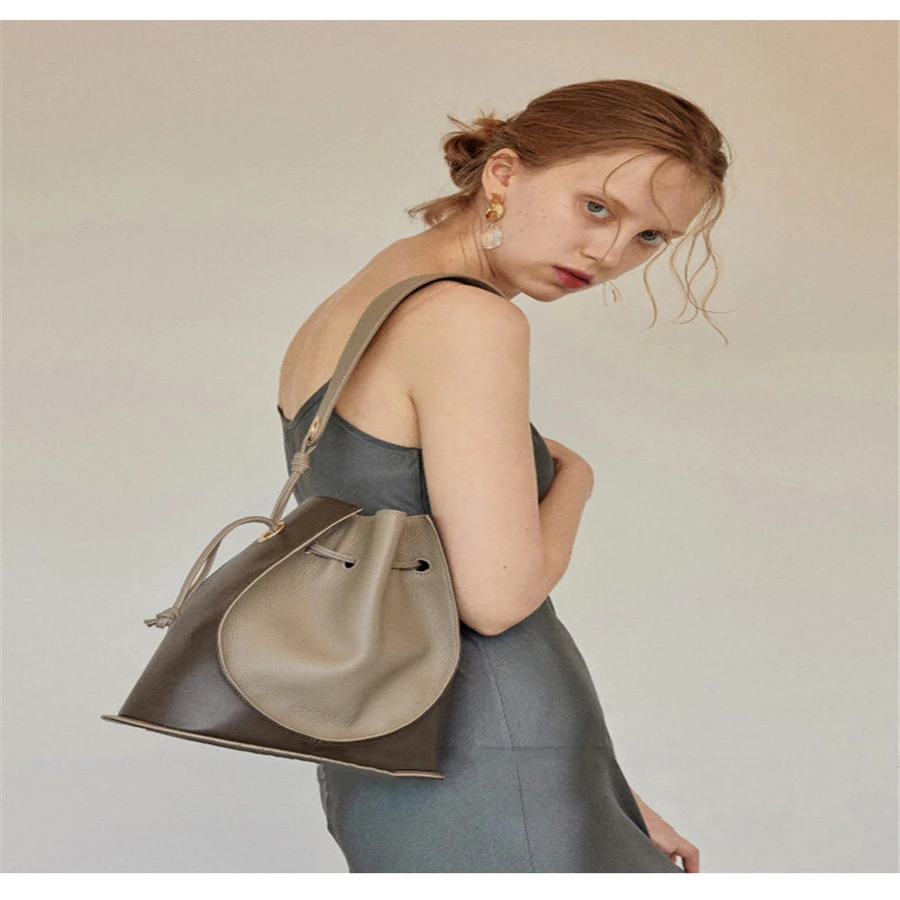 autumn/winter Small crowd stylist individual character is recreational joker bucket bag female bump color retro women bags
