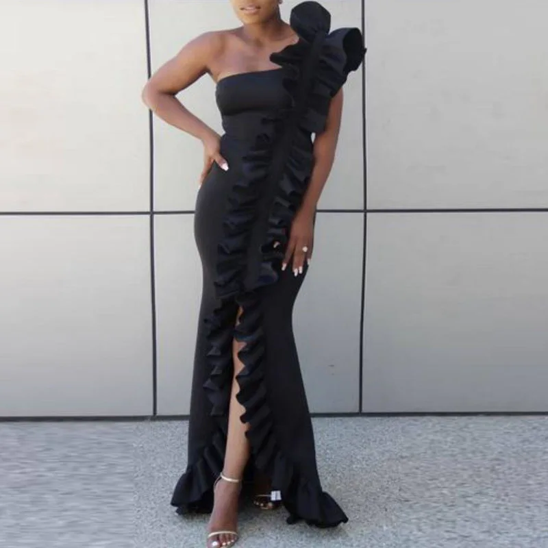 Женское длинное черное платье на одно плечо с оборками и разрезом вечерние