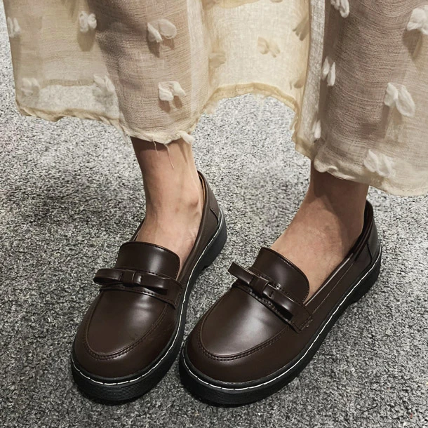 women's round toe loafers