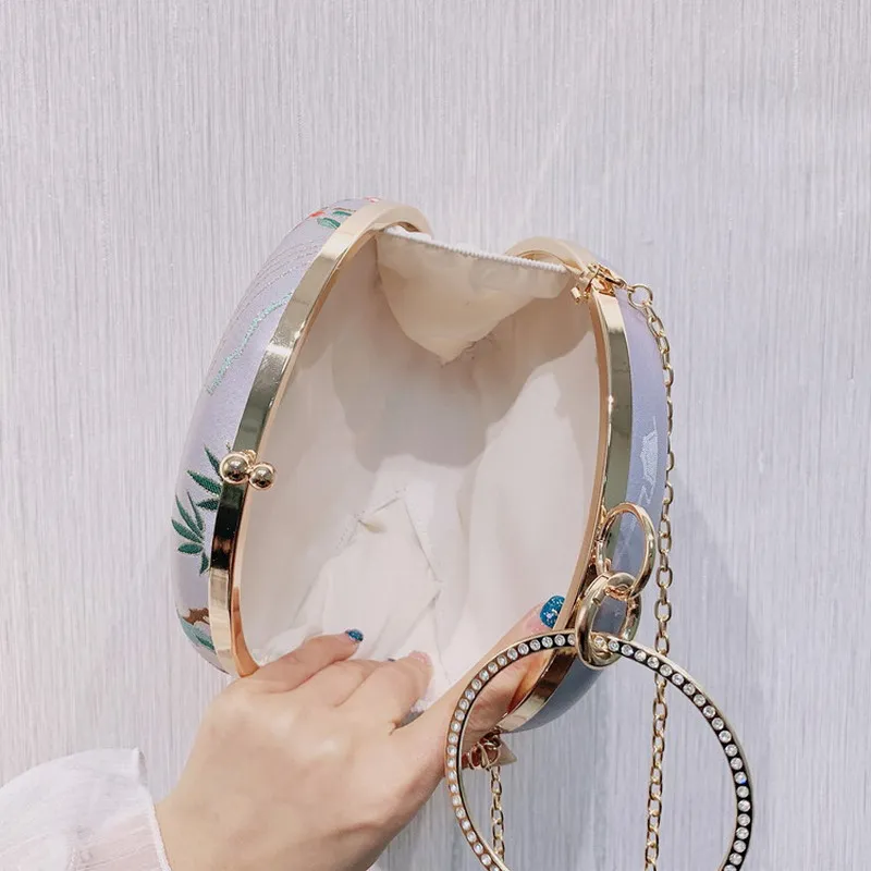 Embroidery Design Large Capacity Women Clutch Evening Bags Gold Chain Shoulder Bags Girls Handbags Purses For Ladies Party Bags