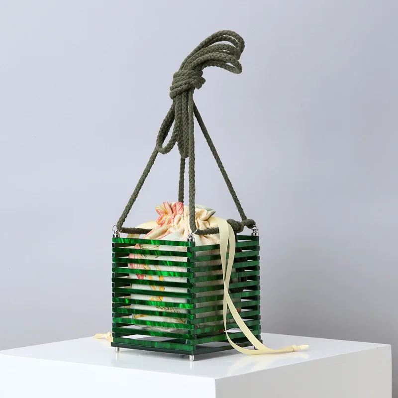 11234140342_1508568026