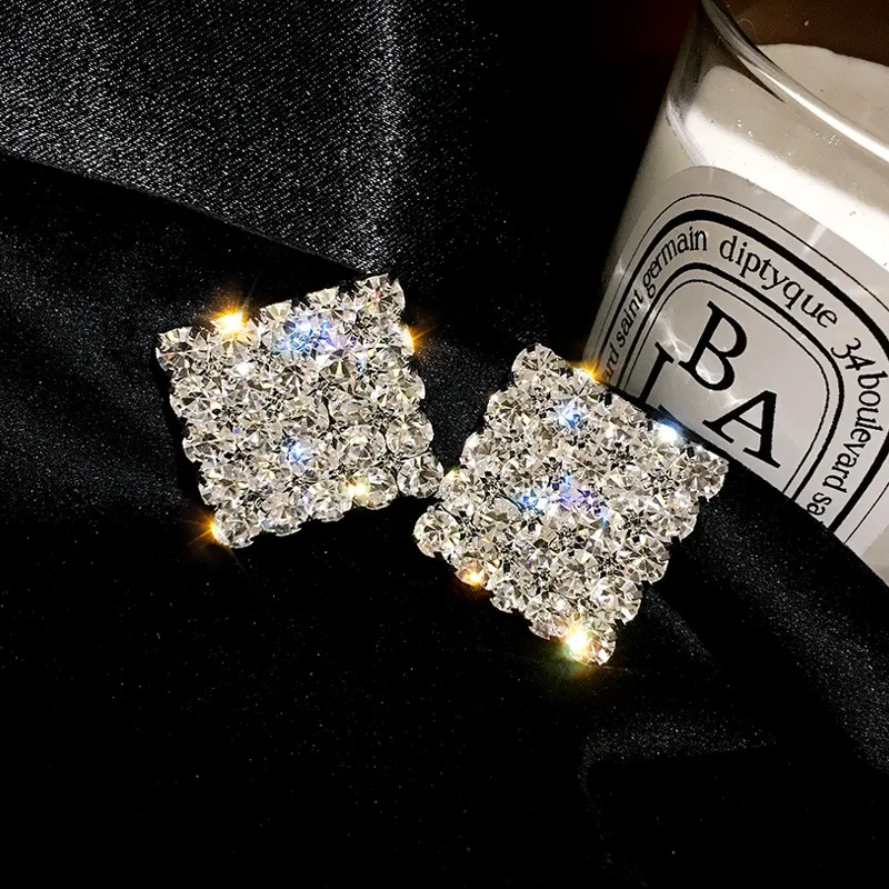 

Shiny Side New Fashion Brand Jewelry Crystal Square Stud Earrings for Women Gift Simple Style Geometric Earrings