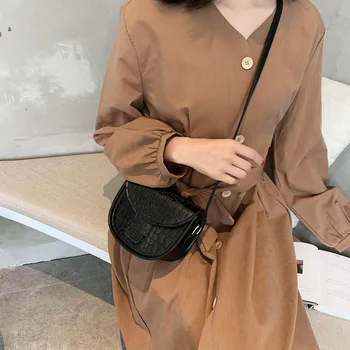 

Alligator Pattern Crossbody Purse Women Semicircle PU Leather Shoulder Handbags Fashion Shoulder Messenger Bag