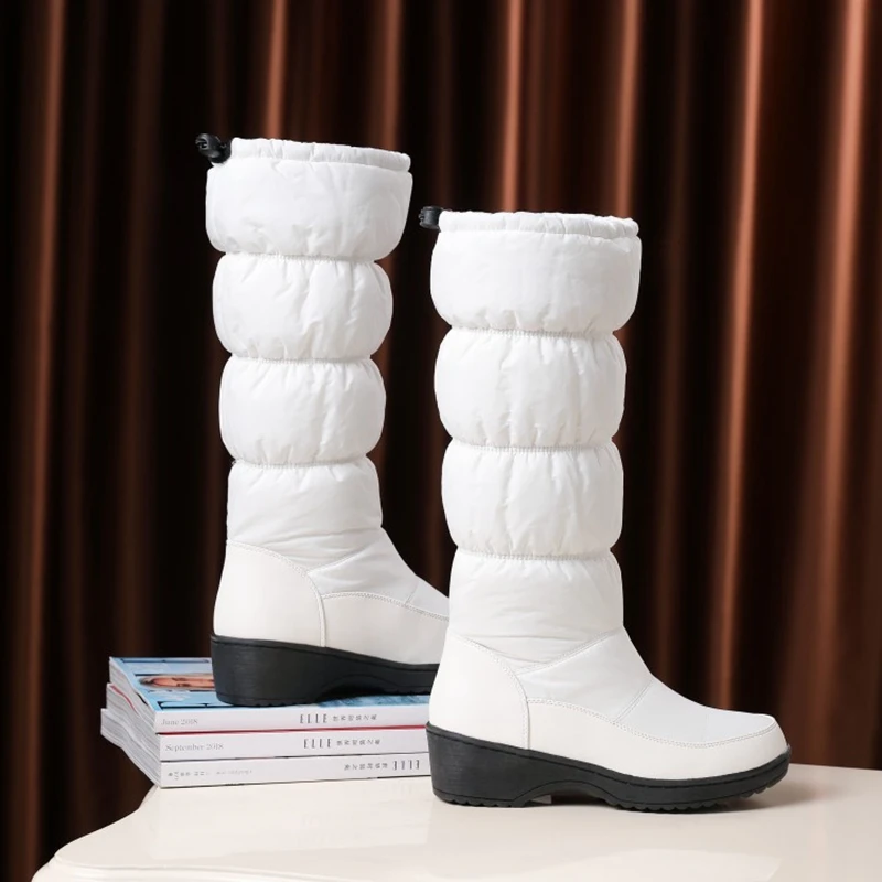 REAVE CAT/Большие размеры 35-44, новинка г. Модные женские ботинки теплые зимние ботинки на пуху зимние сапоги до середины икры на толстом меху Размеры 35-44, whit