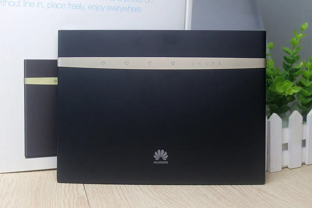 Huawei-B525-4G-LTE-CPE-Industrial-Wifi-Router-with-SIM-Card-Slot-B525s-23A (1)