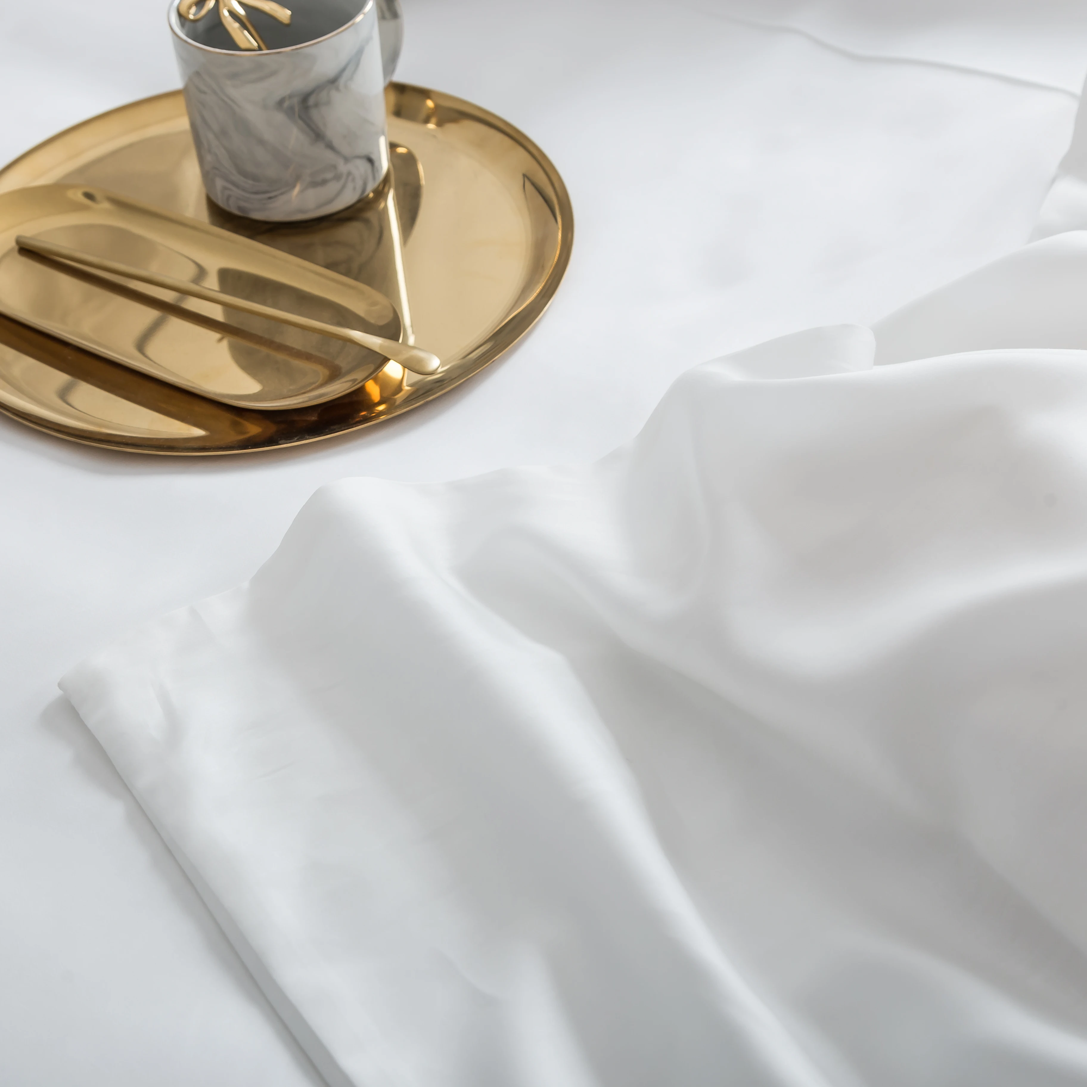 Liv-Esthete Luxury White Silk Bedding Set Silky Healthy Skin Duvet Cover Flat Sheet Double Bed Set For Womom Man Sleeping
