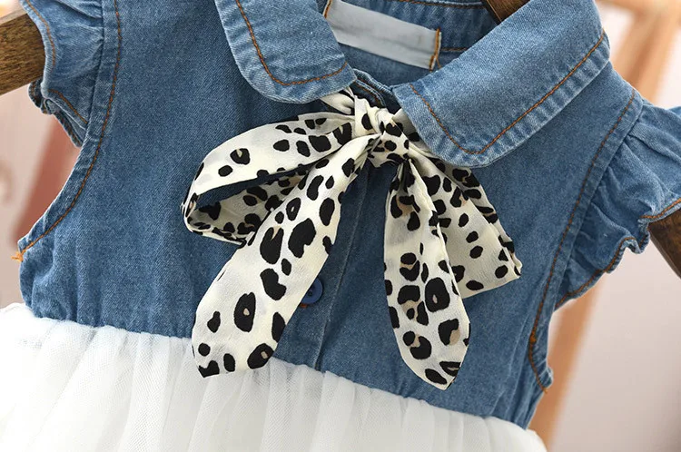 Летнее модное милое платье для девочек джинсовое Сетчатое строченное детское