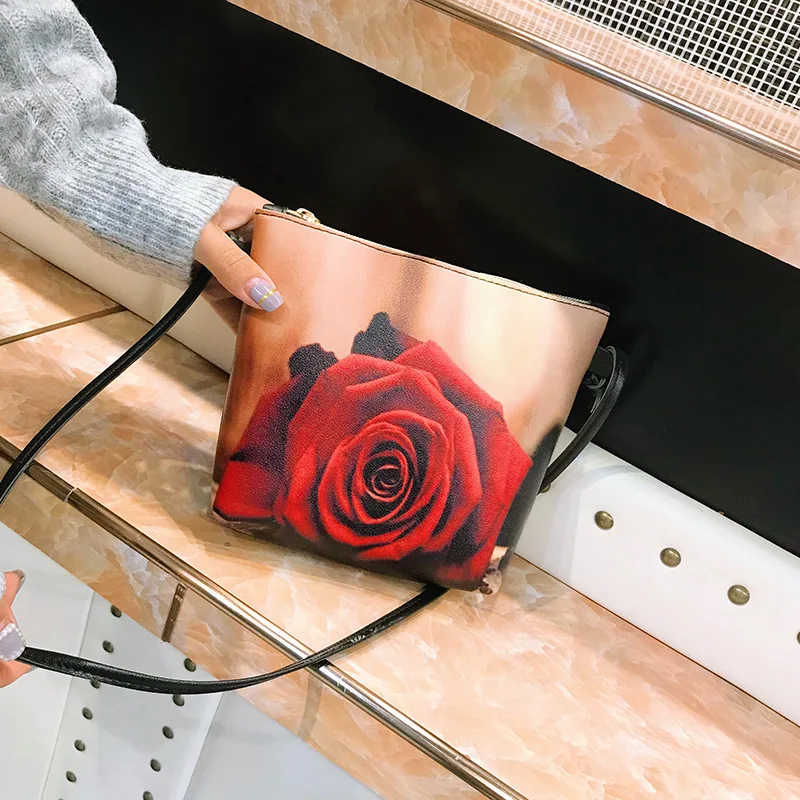 

Creative Casual Bag with Chain INS Korean-style Spraying New Style WOMEN'S Bag Simple Mini Shell Bag Oblique Bag Fashion