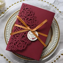 50 шт Персонализированные лазерные полые свадебные приглашения на заказ европейские многоцветные новые синие, винно-красные, золотые приглашения