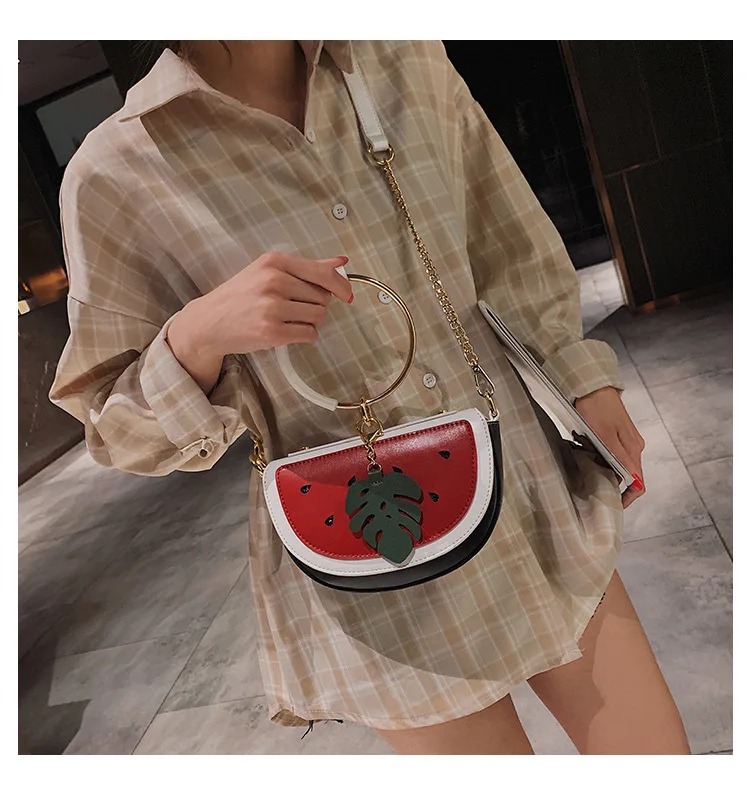 

On the new small bag girl 2019 new texture summer watermelon fruit girl shoulder bag portable slung chain bag