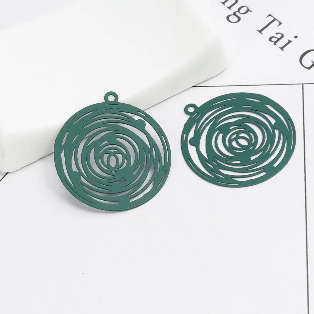 DoreenBeads модные медные Подвески Подвеска красочные красные круглые Филигранное тиснение для самодельных ювелирных изделий 29 мм x 26 мм, 10 шт