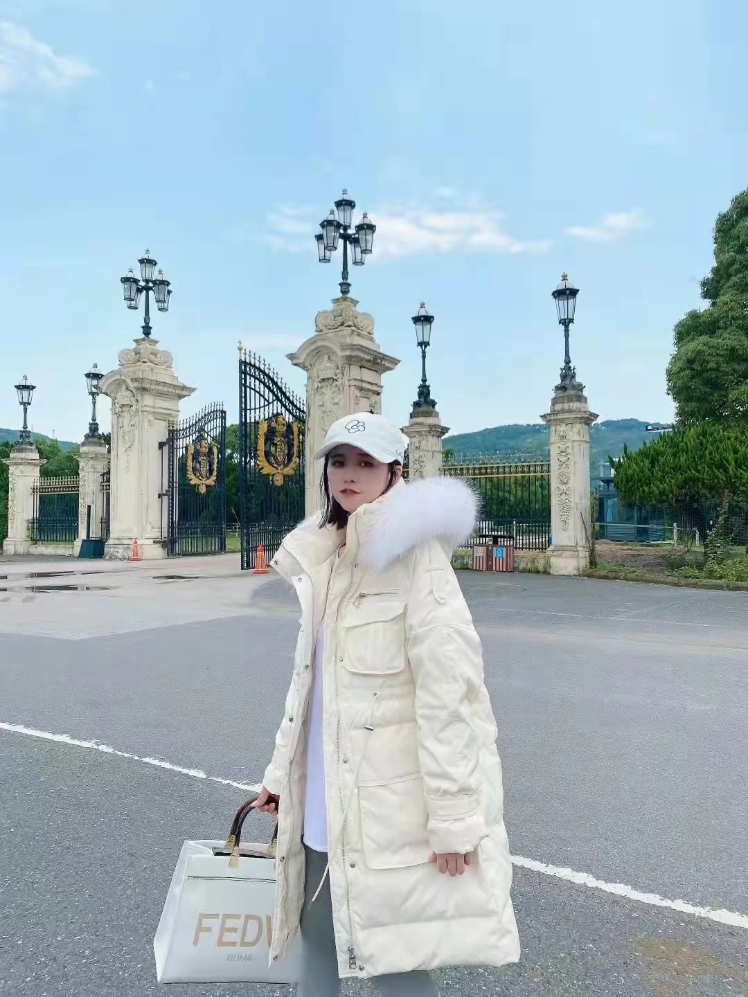 Mid long down jacket women 2021 winter new big fur collar thick waist fashion INS white eiderdown coat for brand fahion girl