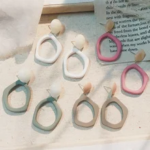 AOMU корейский Япония Сладкий хит цвет геометрический многоугольник Полые Акриловые длинные висячие серьги для женщин мрамор свисающие ювелирные изделия