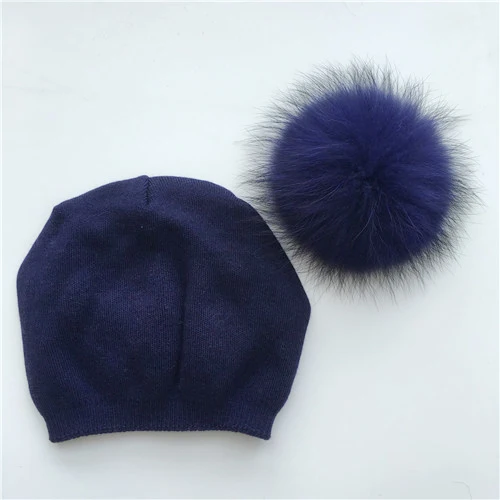 Navy match fur Женские шапочки из меха енота, помпоны, шерстяная шапка для женщин, вязанная, Модный женский многоцветный мех колпачок для помпонов, зимние шапки для женщин - Цвет: Navy match fur