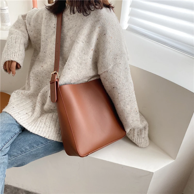 

Bag foreign style large capacity small ck bucket women bag 2019 new tide texture messenger bag