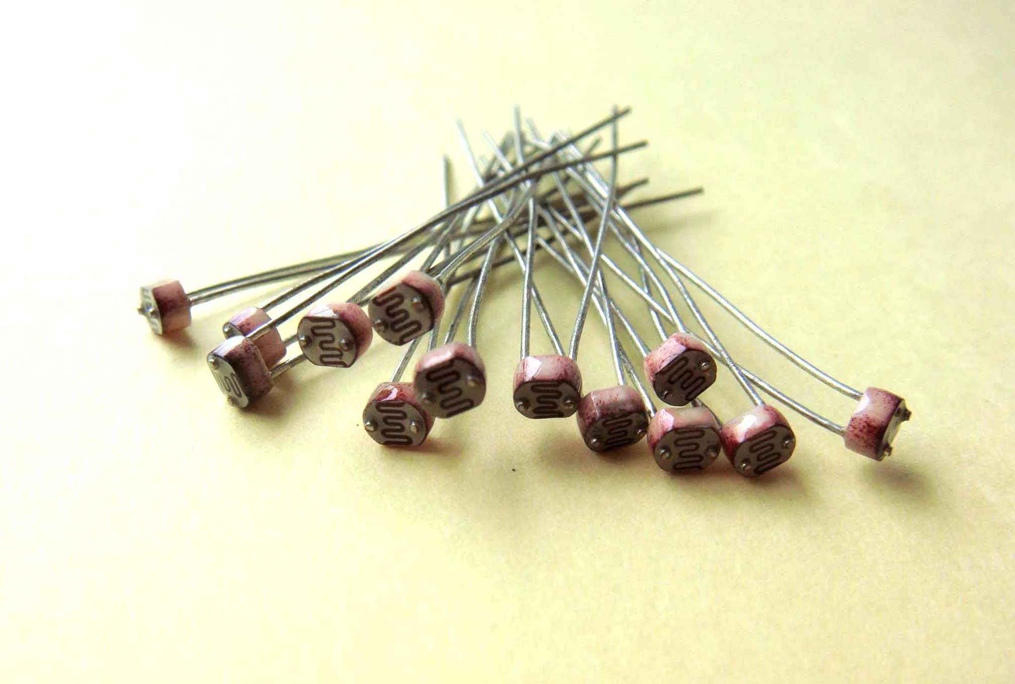 500pcs/bag 3mm CDS light sensor LDR Photoresistance MJ3516 MJ3527 MJ3528 MJ3537 MJ3539 MJ3549